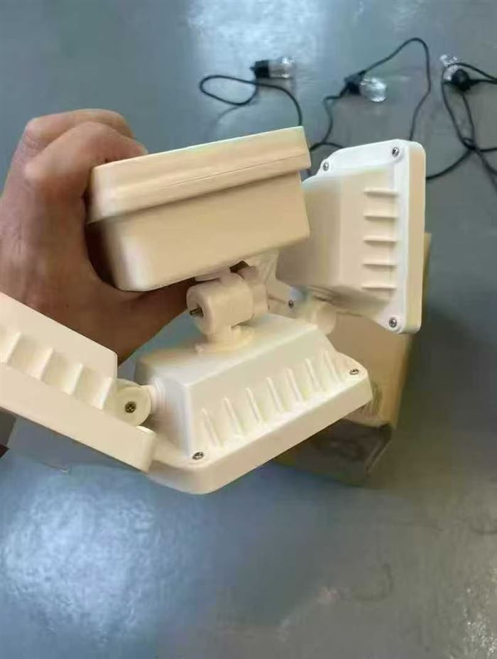 太阳能可折叠投光灯，还有最后2千多套