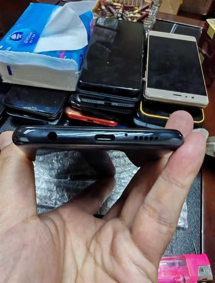 小米POCO X3智能手机，国际版单机（可配包装）！全新纯原！6+128真实内存！300多台！懂行的来撩 电话微信同号15515665791 主做全品类五金百货，小电器，更多商品，欢迎国内外友人，前来加微咨询洽谈合作。