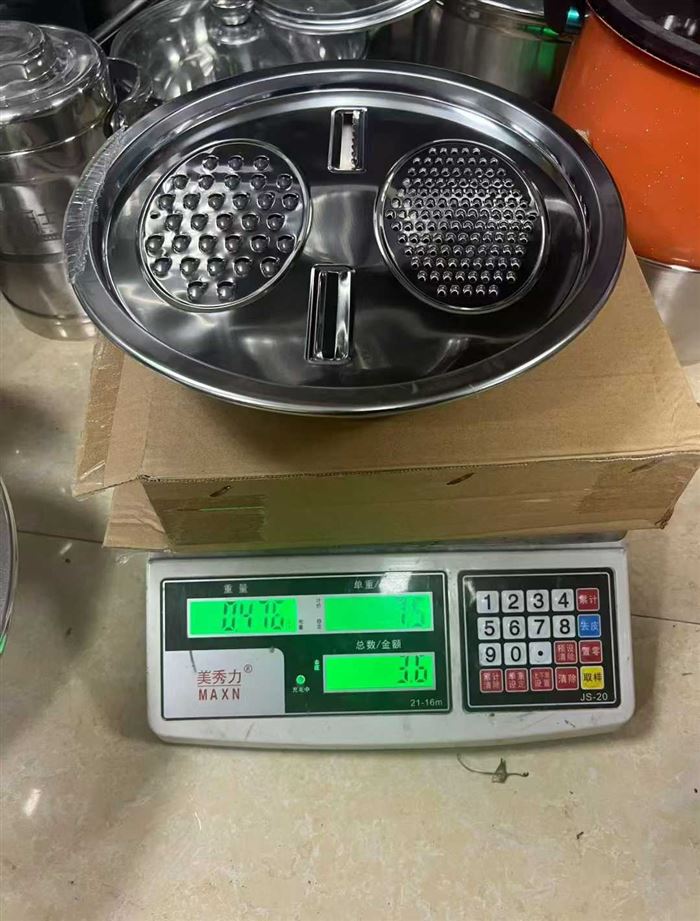 三件套1000套左右， 每个有包装，3.8元一套！ 电话微信同号15515665791 主做全品类五金百货，小电器，更多商品，欢迎国内外友人，前来加微咨询洽谈合作。