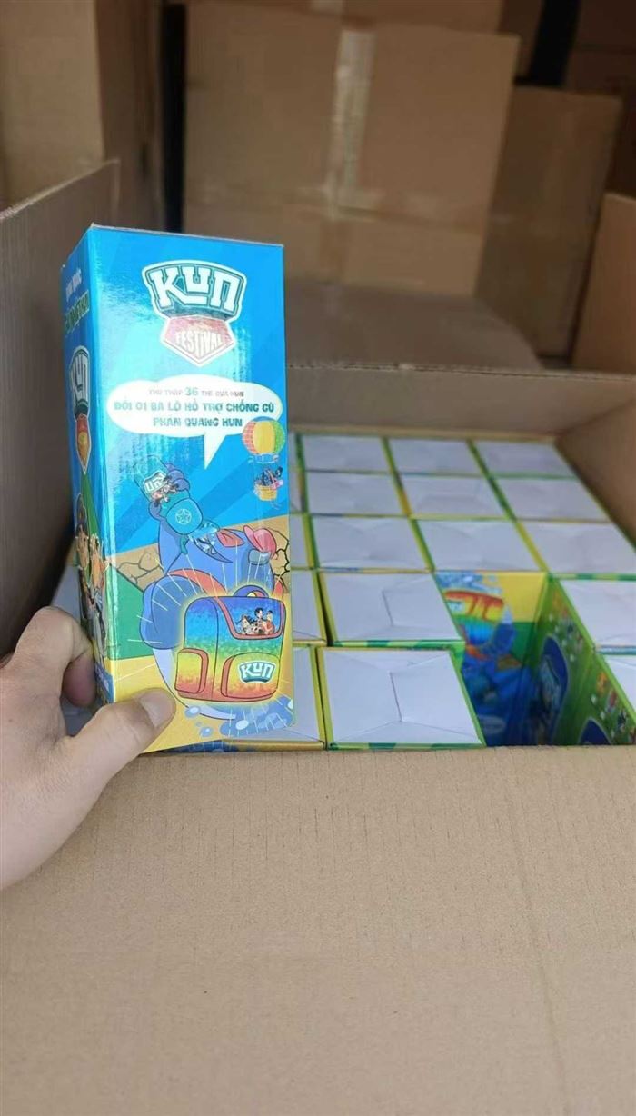 儿童杯2000个，清货6.8元一个，原箱原件 