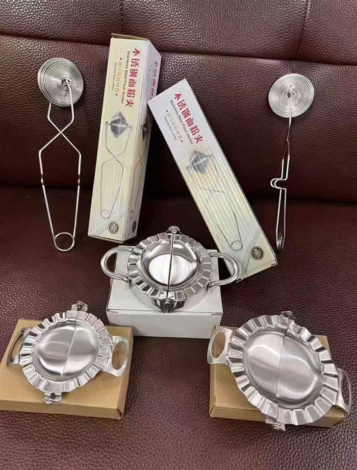 304不锈钢 饺子🥟神器 面粉夹 原箱原件，处理19000个 ​1.8元💰