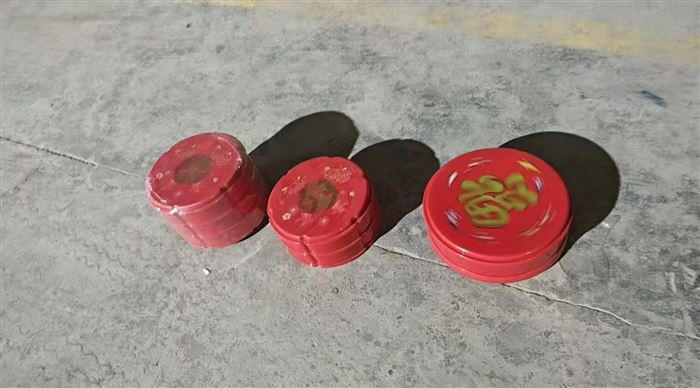 旋转糖果盘8吨，6500元一吨！