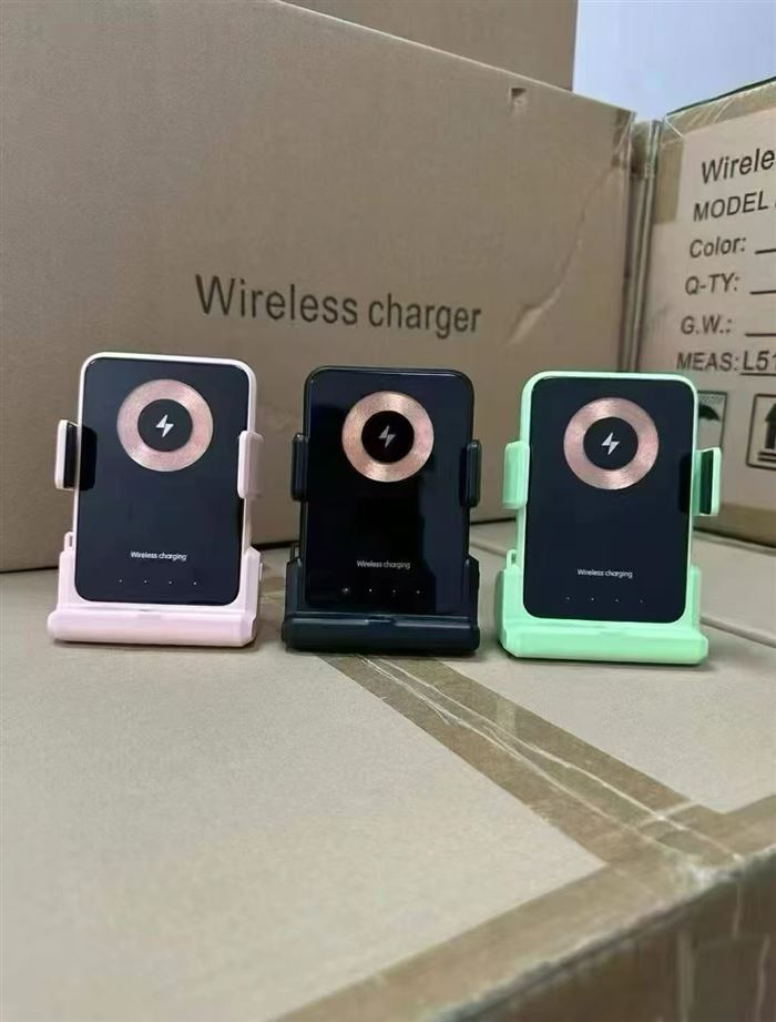 无线充快充电宝，内置动力电池5000毫安，双向快充，到货1500pcs，带蓝牙拍照功能
