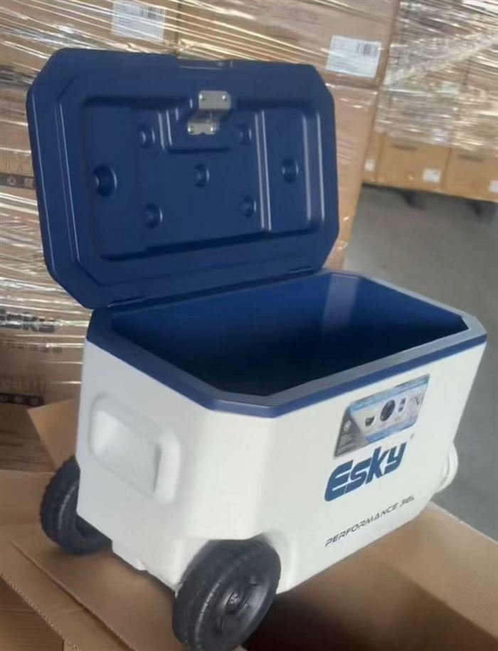 多功能保鲜箱， 户外海钓，旅行出游，好帮手！ 300台， 处理！