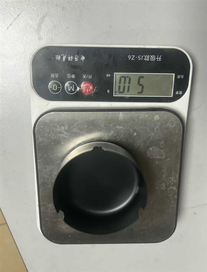 烟灰缸400斤左右，4.5元一斤 