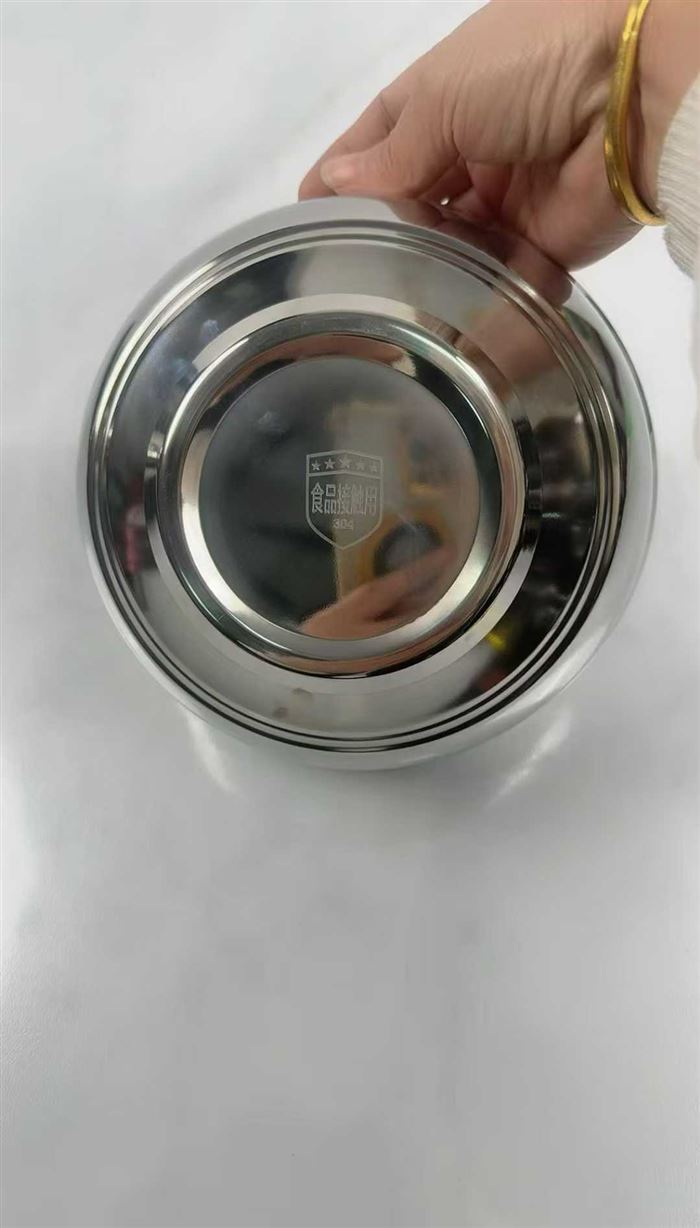 18特厚无磁双层碗，一件240 X 20件，适合10元店产品 电话微信同号15515665791 主做全品类五金百货，小电器，更多商品，欢迎国内外友人，前来加微咨询洽谈合作。 