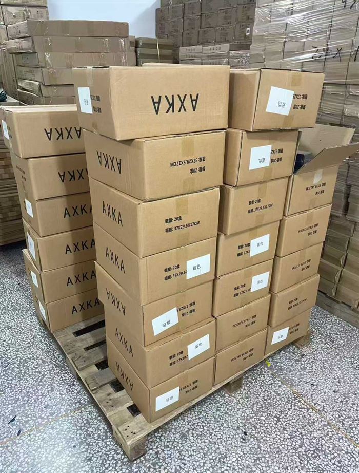 阿拉伯原产，迪拜纯进口檀香黄金精油皂，650g，可以切块用几年，报关单资质齐全，要的抓紧了，一箱20个[机智][机智][机智][机智][机智] 电话微信同号15515665791 主做全品类五金百货，小电器，更多商品，欢迎国内外友人，前来加微咨询洽谈合作。