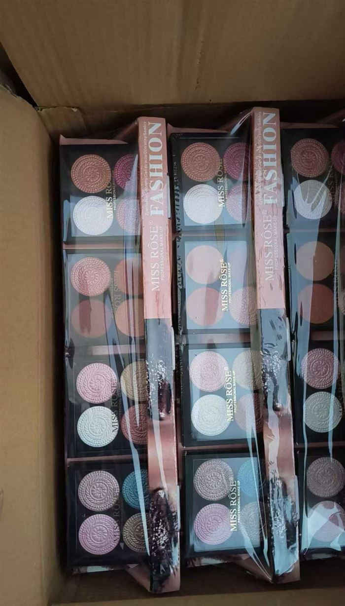 miss rose系列、眼影盘日期到28年、 还有4000多盘、可分货~
