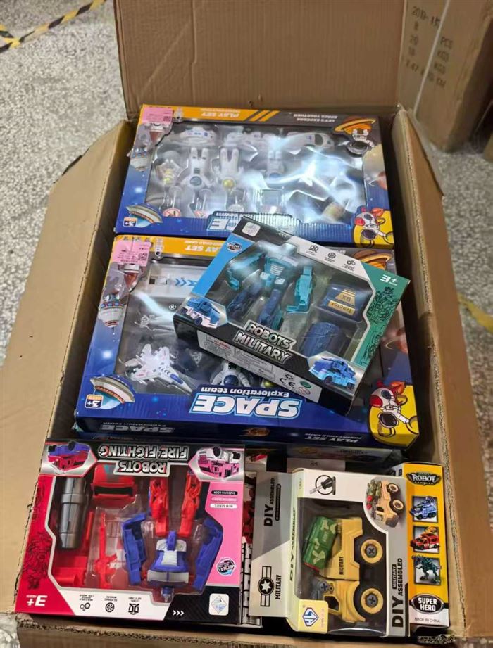 玩具按吨走三吨左右