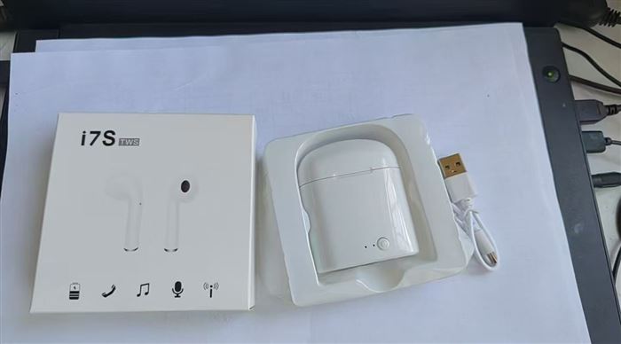 ​耳机，3100个左右，给钱就卖，小几块钱清💰