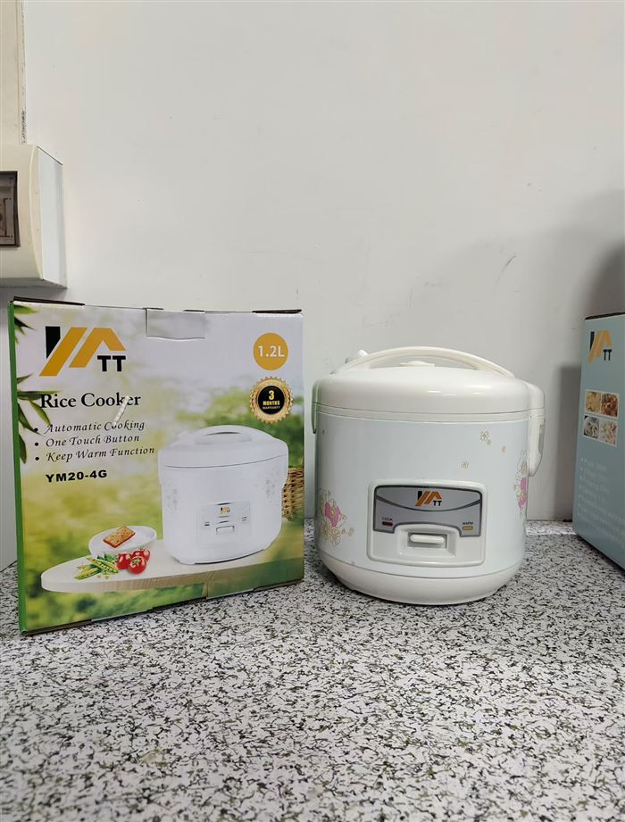 European TT brand rice cooker, 220V voltage, thickened pot body, aluminum inner pot, with a steamer basket. Excellent quality; 1300 pieces in stock.