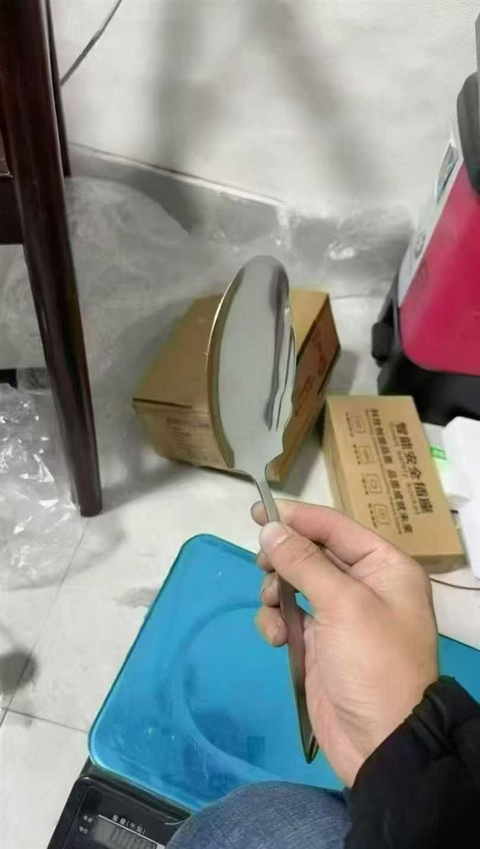 漂亮饭勺1吨，35公斤一件，40件，9000一吨！