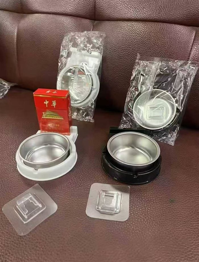 烟灰缸免打孔，9000套，特价9毛