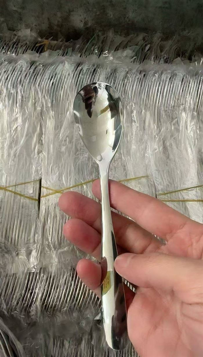 加厚汤匙处理24000条，每件1200个。0.7元一个