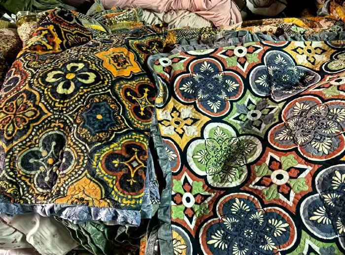 床盖 处理 2*2.3米 1000多条 清货27元一条，分货➕2