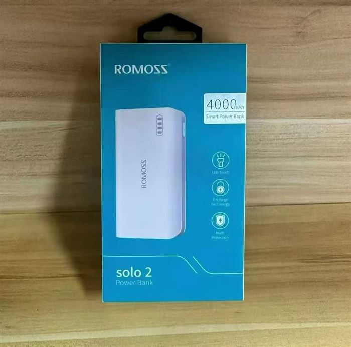 品牌罗马仕 4000毫安充电宝 数量：2100个/pcs 每件：30个/pcs