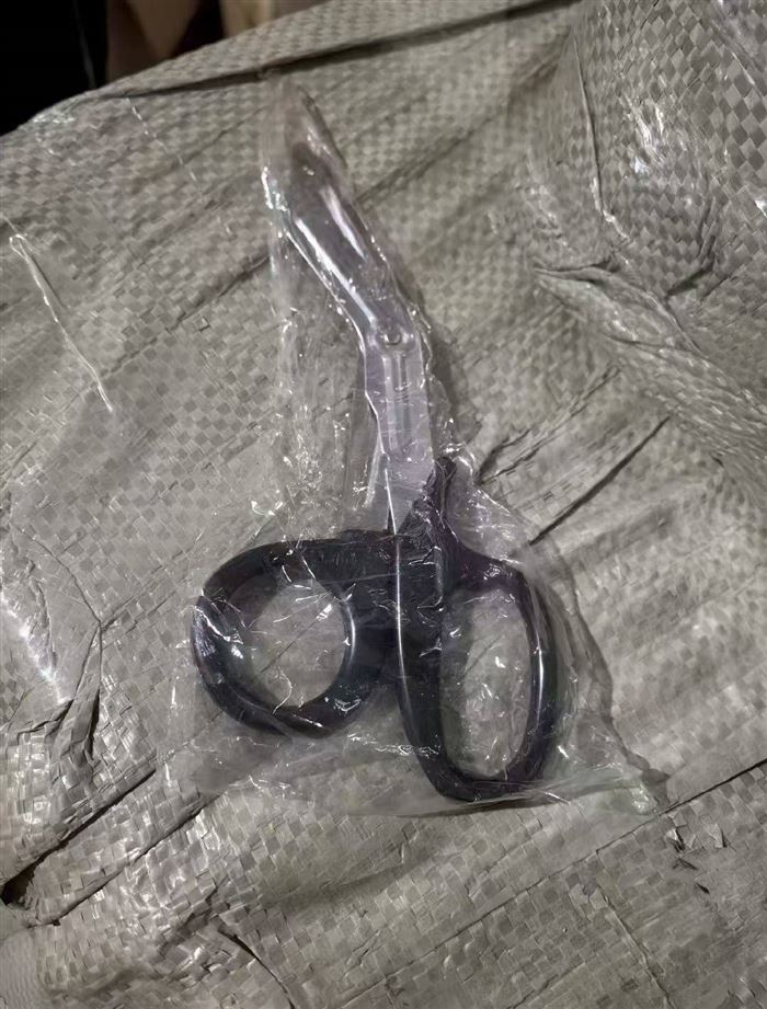 不锈钢纱布剪刀52000把，便宜处理