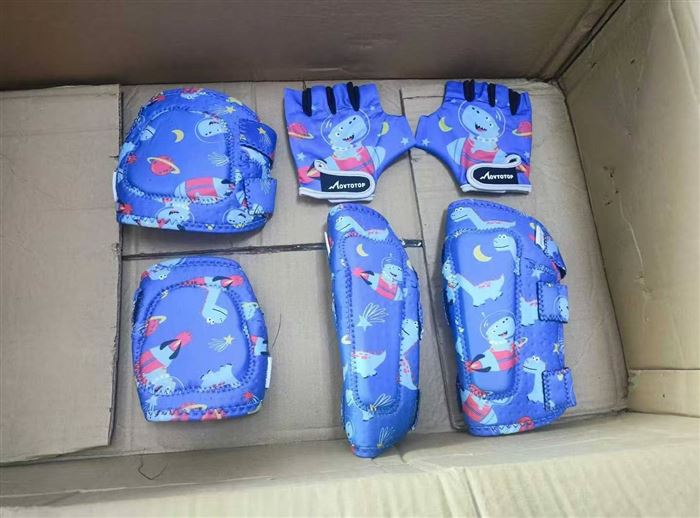 儿童轮滑骑行护具6件套，到货3500套