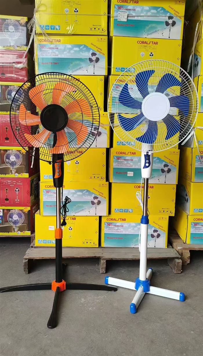 外贸十字架风扇，一箱4台， 功率220v ，欧规，两圆插 箱规46.5*45*24 数量8000台