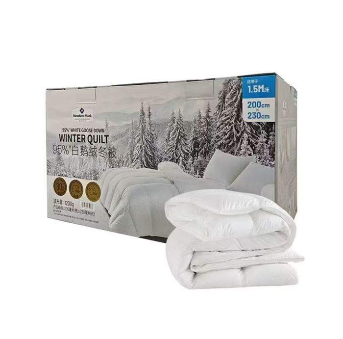 Member''s Mark鹅绒被“保暖之王” 山姆95%白鹅绒冬被，尺寸200×230cm，95%白鹅绒填充，填充量1200g，蓬松度高达950+。80S柔赛丝防钻绒面料，静音抗菌防螨，保暖性极佳。