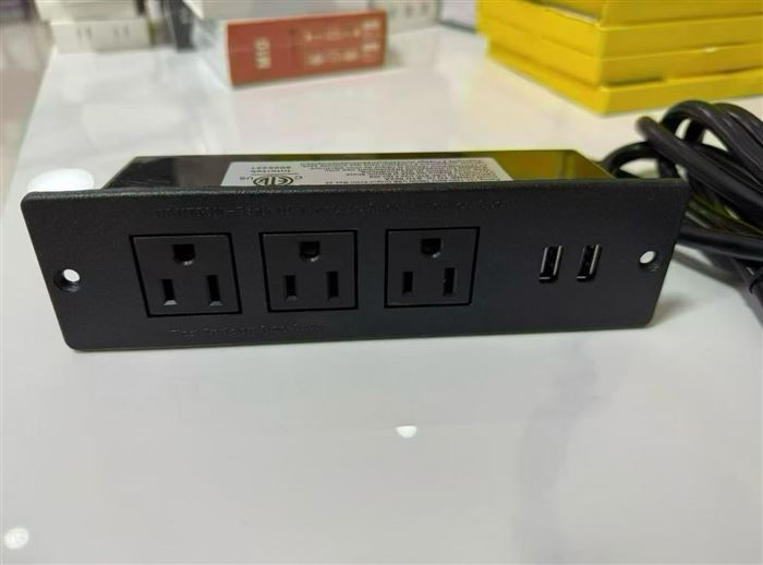 110v美规排插 ，纯铜线，长2米， 带usd孔位，9000个左右。 