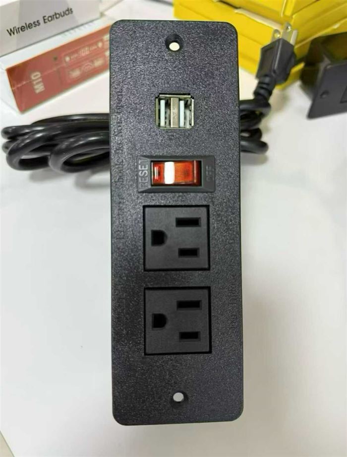 110v美规排插 ， 纯铜线， 长2米， 带usd孔位， 8890个 有需要的[勾引]