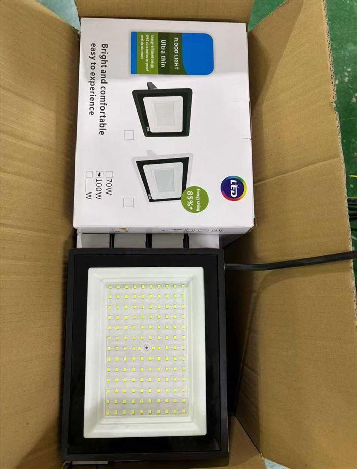 100w 压铸铝投光灯 无频闪 9成功率 2000pcs