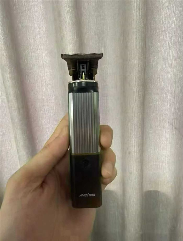 品牌夏新，多功能理发，剃须刀，鼻毛器！三合一 品牌货做工质量非常不错，现货清仓 5000 套