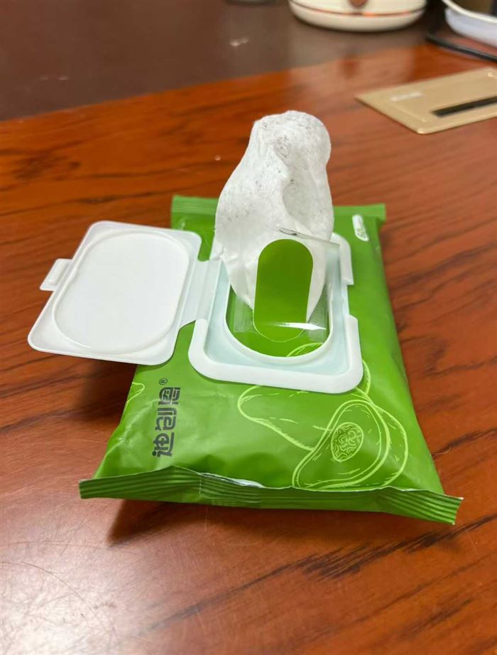 牛油果卸妆湿巾到货5000多包，品质不错，大货原箱原件，毛毛钱