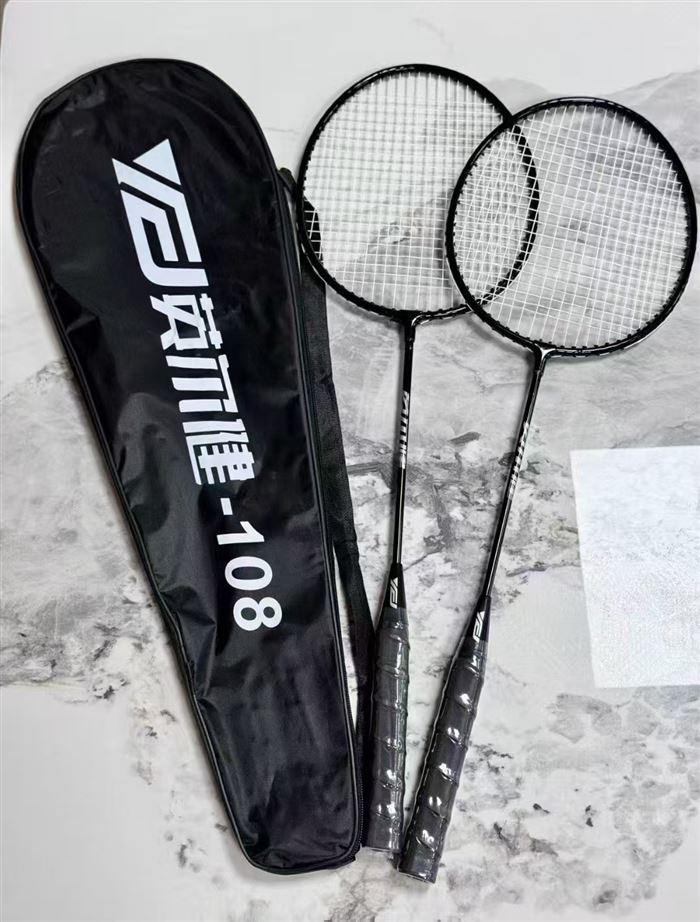 品牌羽毛球拍到货 10000 套 全新原箱，特价处理