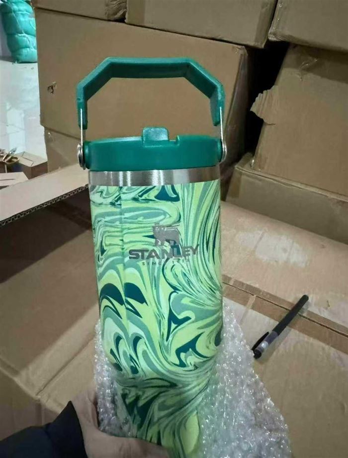 汽车杯，三十多个颜色，不挑款，随机装车