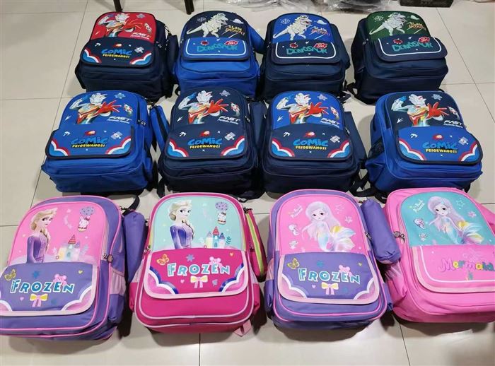 档口最新下架高品质书包最后1000个，两件套，大货整齐干净，质量特别好，900D面料，气垫款，独立包装，特价清