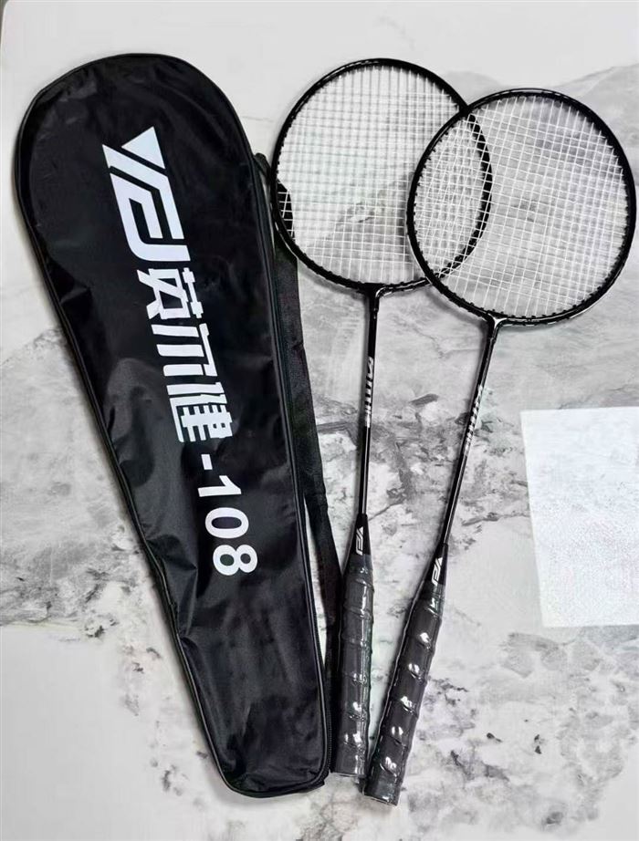 品牌羽毛球拍到货 10000 套 全新原箱，特价处理
