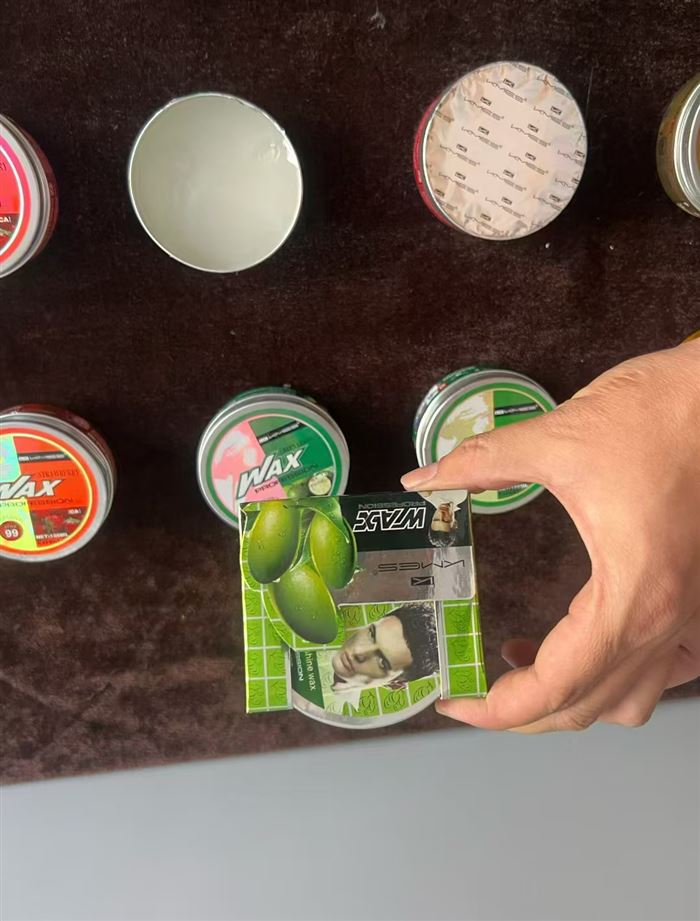 3万瓶，出口外贸发蜡发胶，一箱144瓶，日期到27年。原件处理