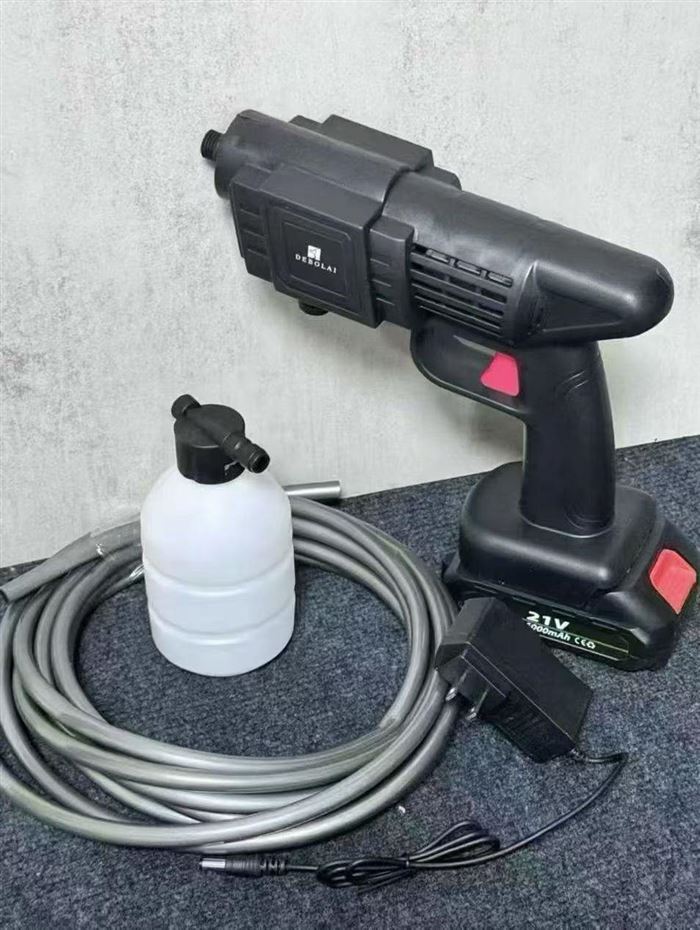 6000毫安电池，洗车枪，110-240V通用，带适配器，剩10000pcs