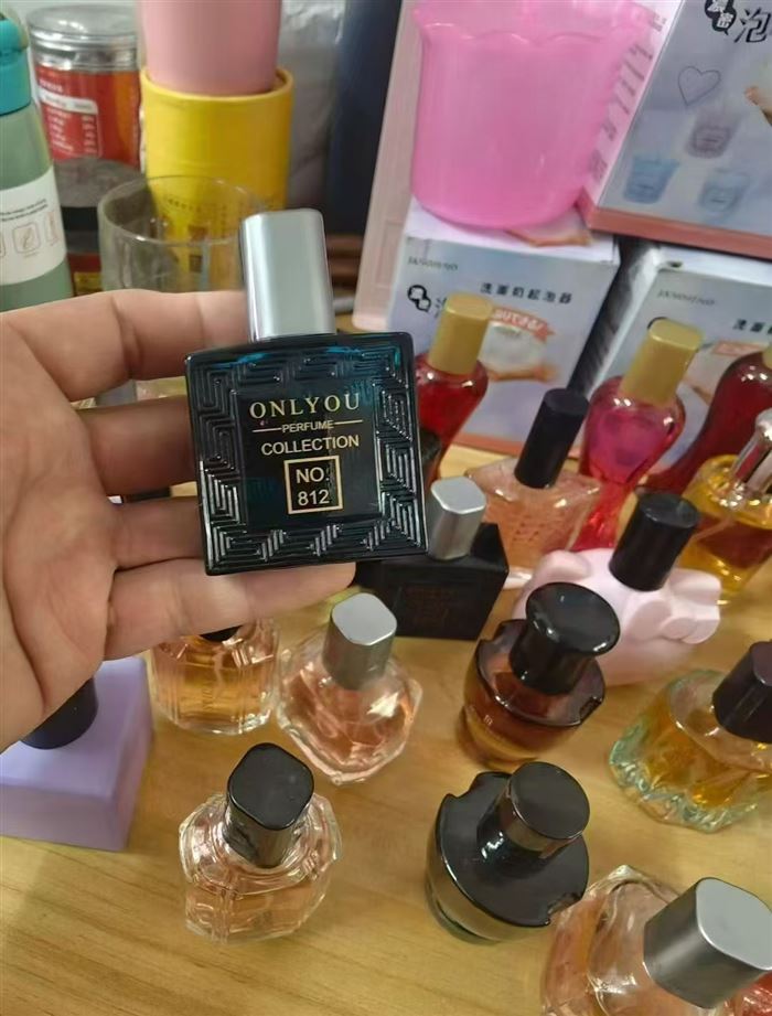 五万瓶30-50混款裸瓶小香水， 清货2元一瓶，款式多品质好