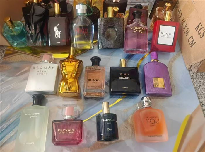 6500瓶左右高档裸瓶香水，清货9元一瓶，懂行的来撩，扯淡的绕行。。。