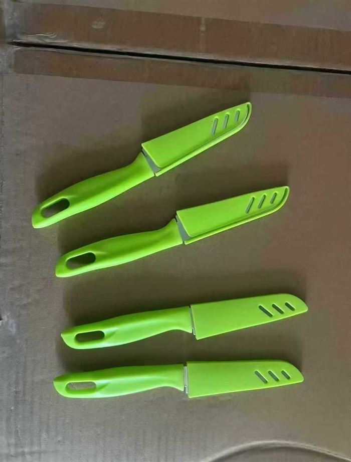 水果刀1500个左右，几毛钱。