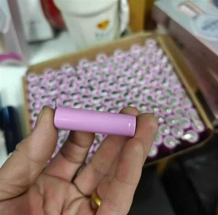 14500型电池9000节左右清货0.5一个，对路的自提