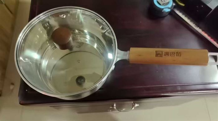 小奶锅一千来个 ​对口的联系