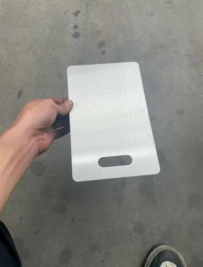 纯不锈钢独立包装菜板，尺寸24*15。5000个清货3.8元