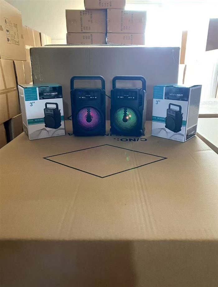 手提式蓝牙音响，外贸爆款，一箱80个