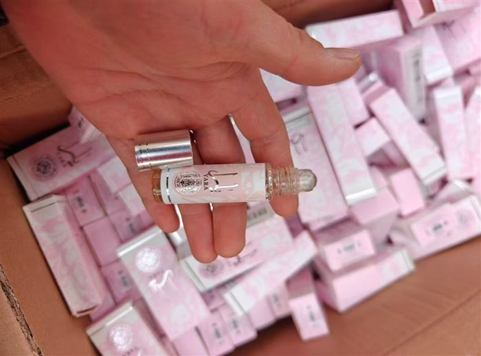 小香水1200个左右，清货1元一个