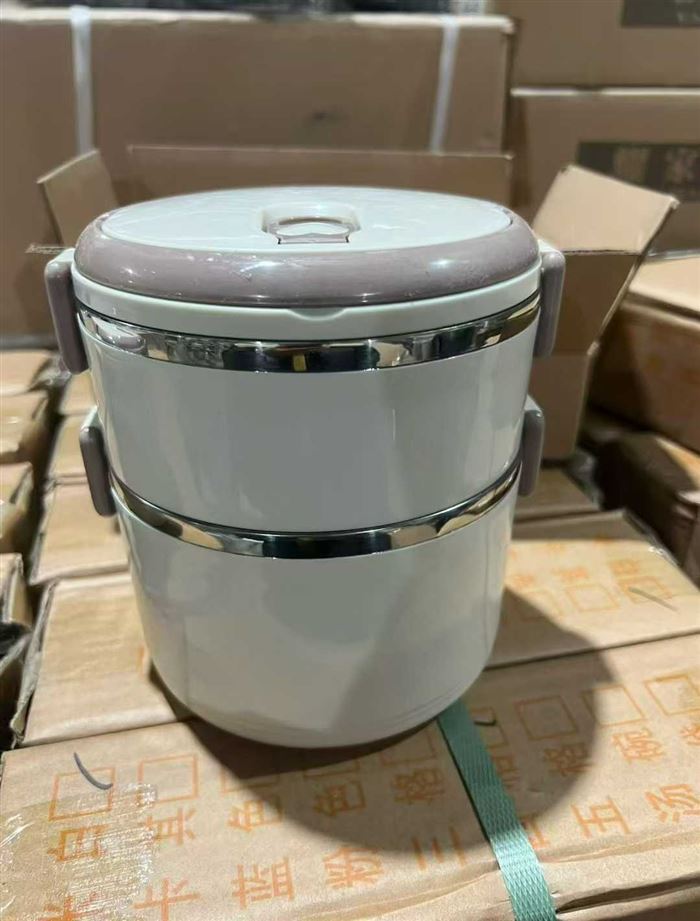 一层、二层便当饭盒， 500个左右，低价出 电话微信同号15515665791 主做全品类五金百货，小电器，更多商品，欢迎国内外友人，前来加微咨询洽谈合作。 