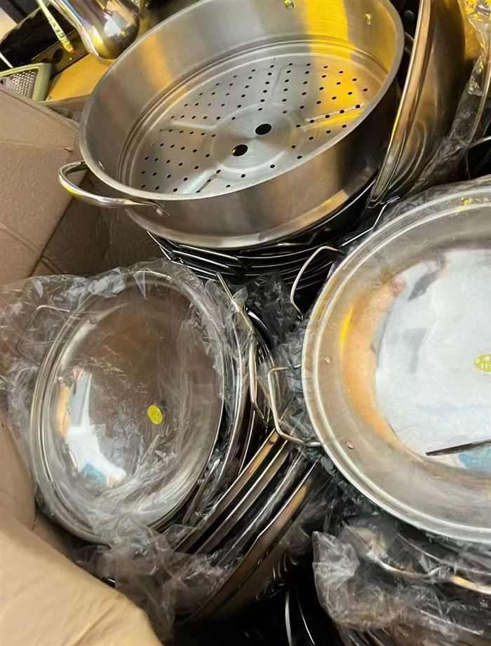 杂款一吨左右，全清几千块一吨， 合适地摊，大卖场货源