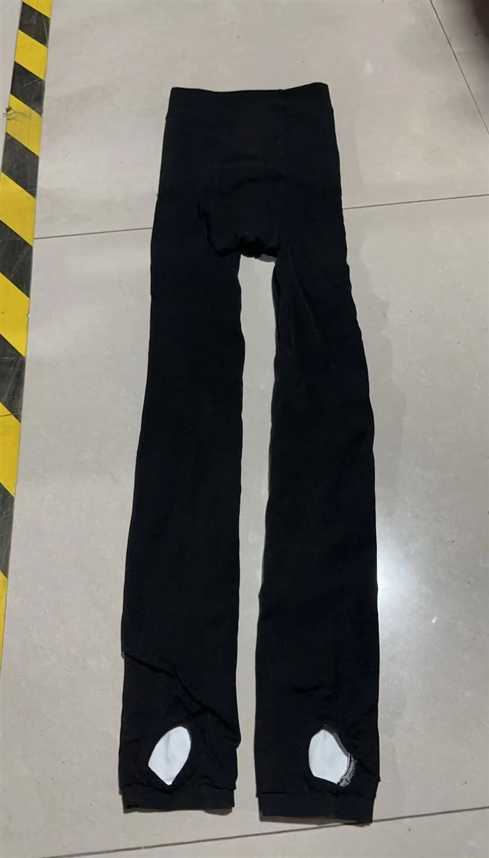 打底袜裤12000条，一瓶水钱