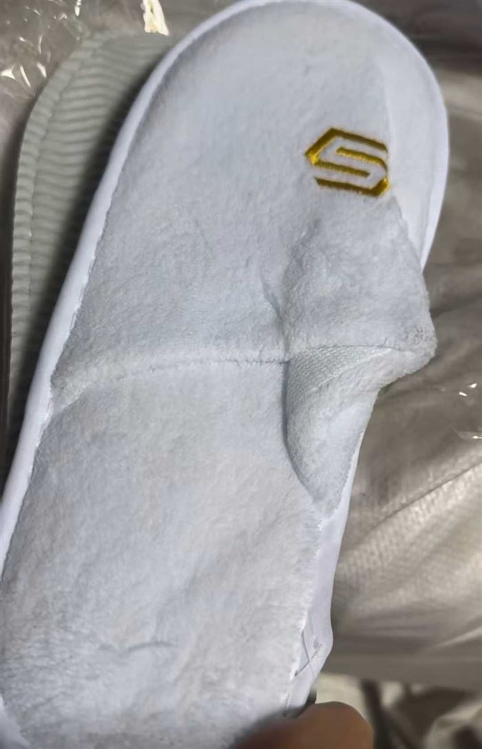 酒店一次性毛拖1000多双，1元一双