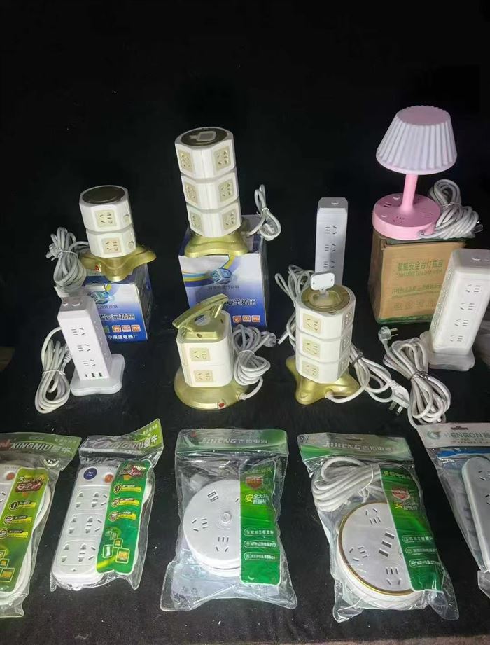 纯铜3500个，排插台灯塔型都有，全是亮货，千年难求[破涕为笑][破涕为笑]