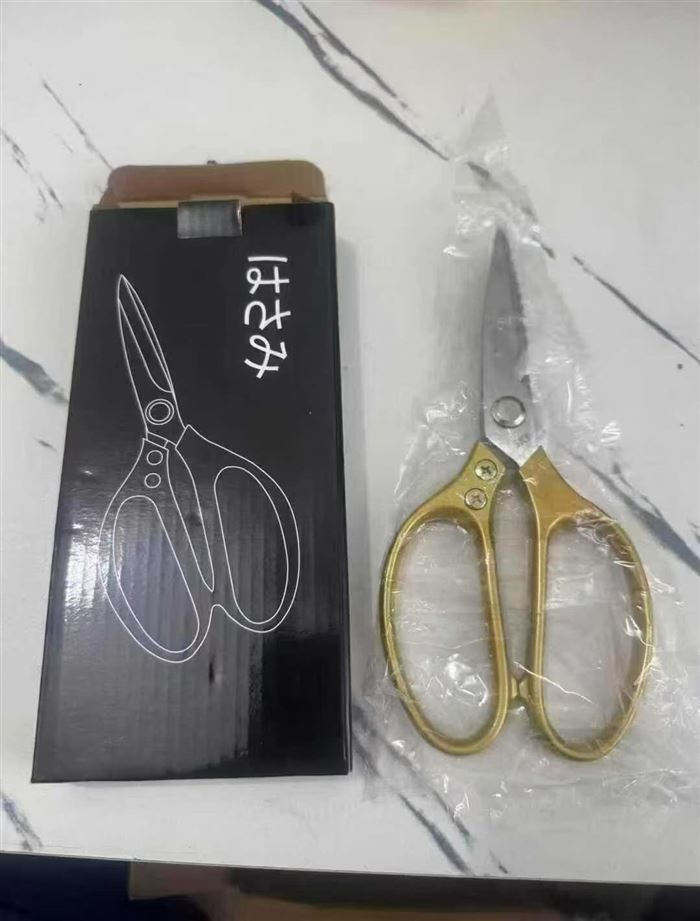 菜刀到货3件，一件200把，刀身长35厘米，刀刃23厘米，单重195克，特价3.5💰