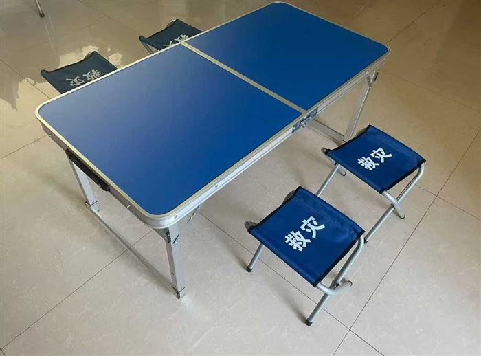 1米2的桌子，铝合金的，带凳子，几百个，对口的联系